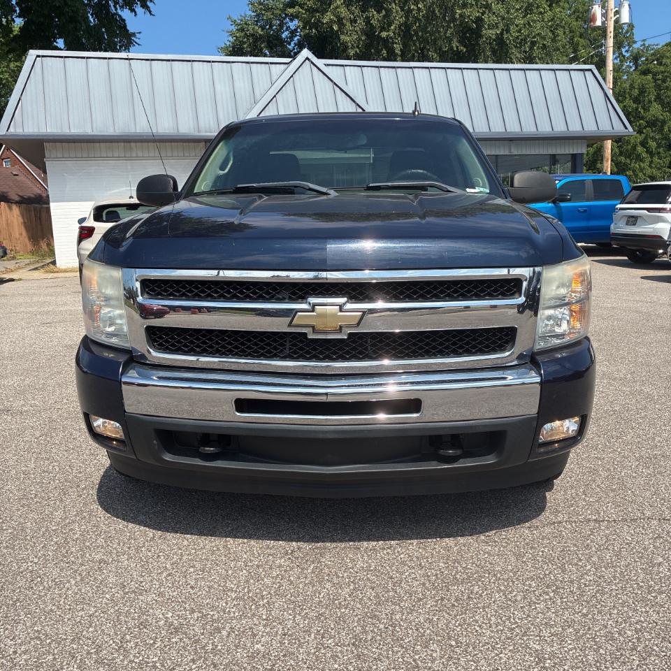 Chevrolet Silverado 1500 4WD Ext Cab 143.5" LT 2011