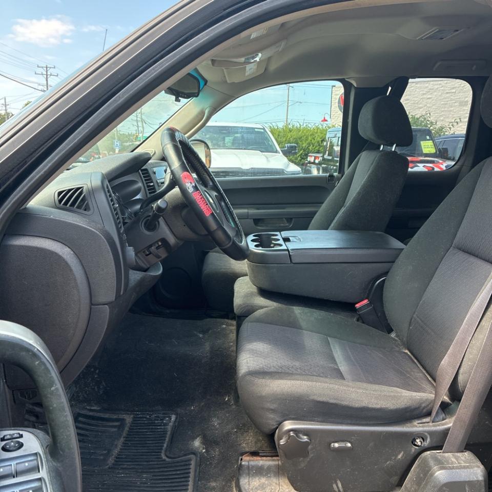 Chevrolet Silverado 1500 4WD Ext Cab 143.5" LT 2011