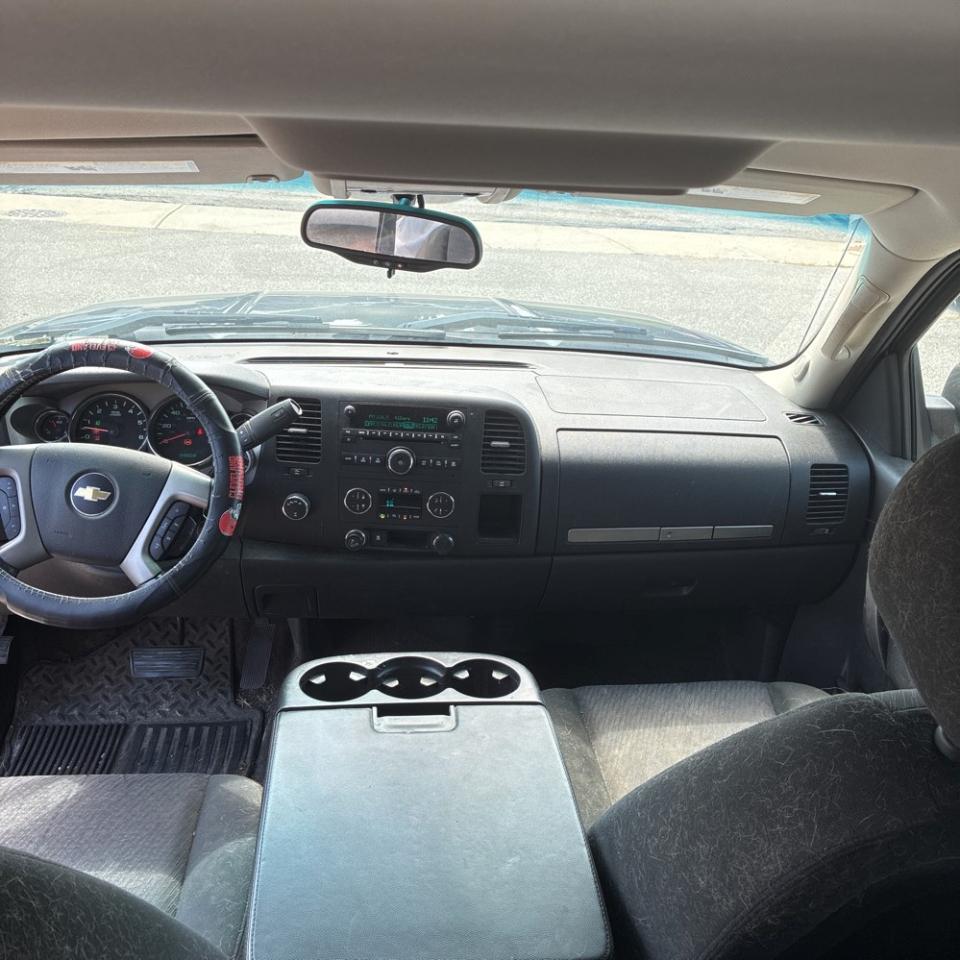 Chevrolet Silverado 1500 4WD Ext Cab 143.5" LT 2011