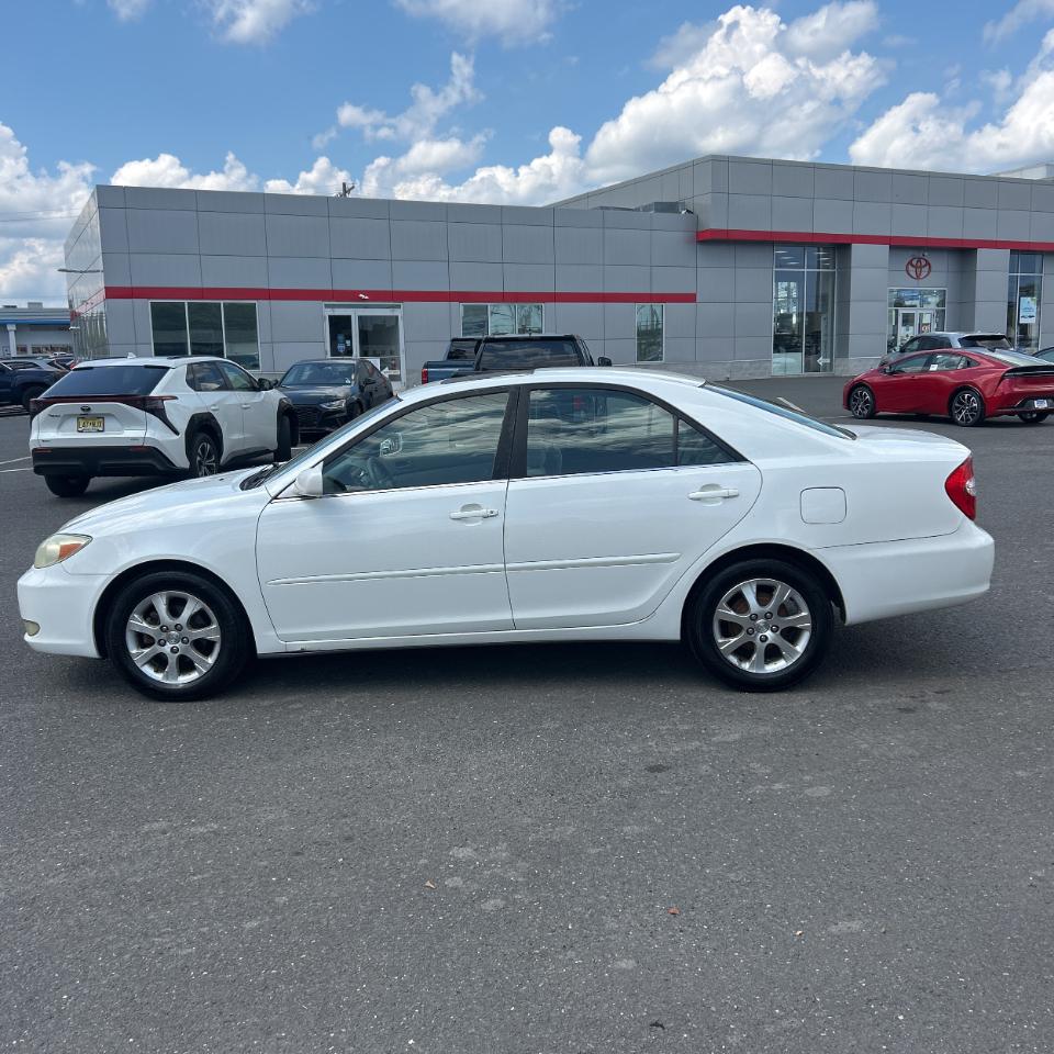 Toyota Camry 4dr Sdn LE Auto (Natl) 2004