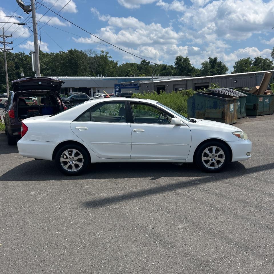 Toyota Camry 4dr Sdn LE Auto (Natl) 2004