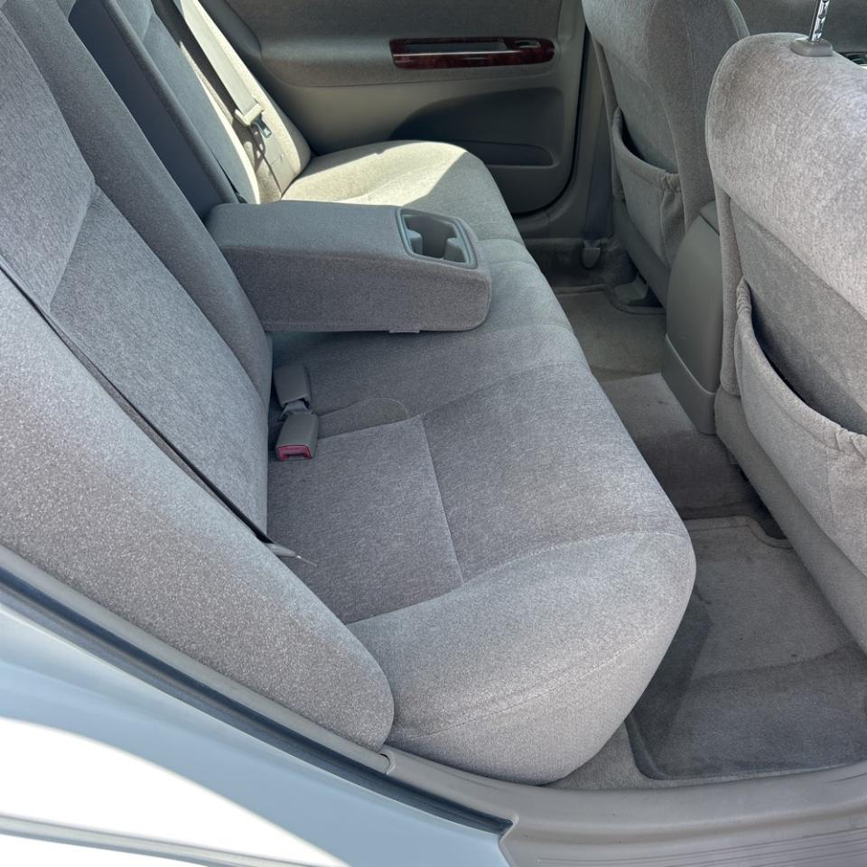 Toyota Camry 4dr Sdn LE Auto (Natl) 2004