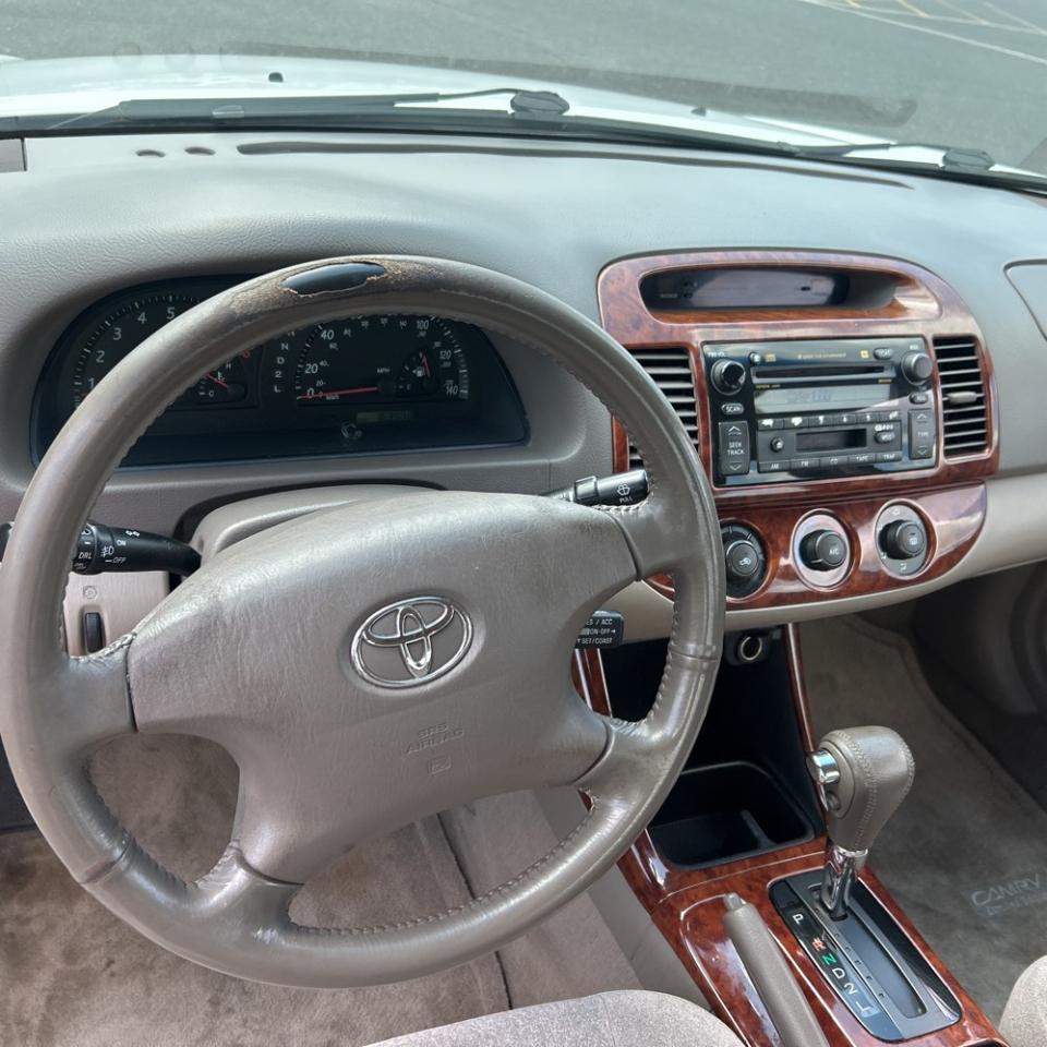 Toyota Camry 4dr Sdn LE Auto (Natl) 2004