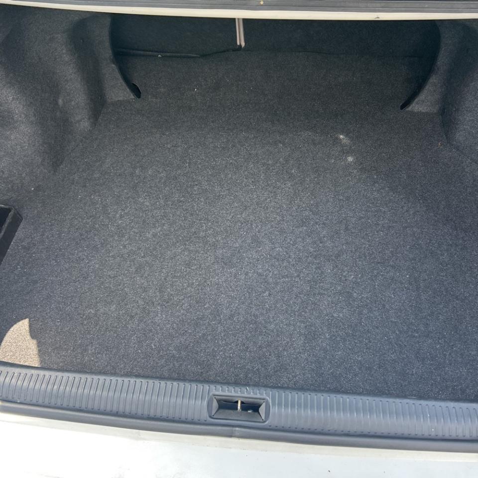 Toyota Camry 4dr Sdn LE Auto (Natl) 2004