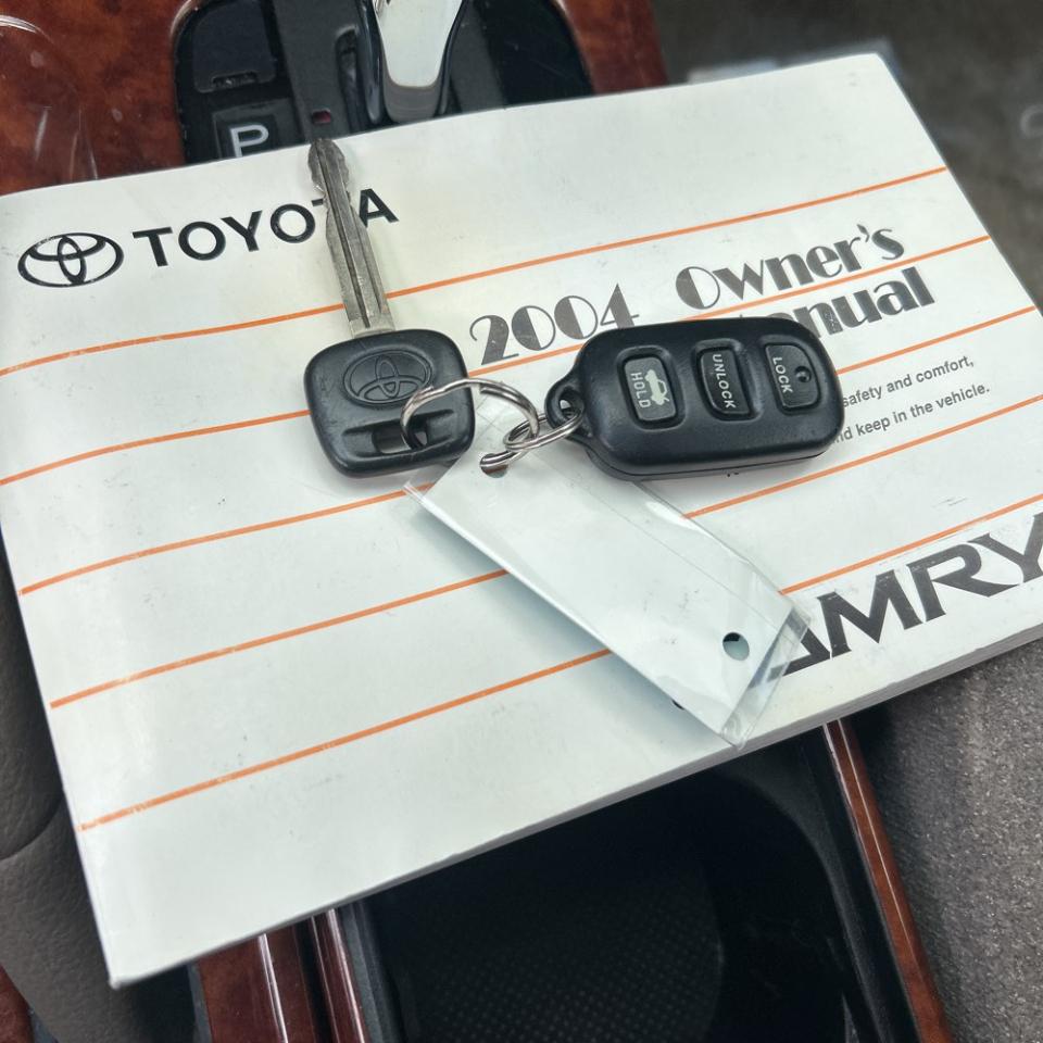 Toyota Camry 4dr Sdn LE Auto (Natl) 2004