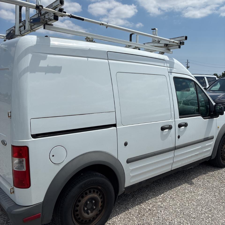 Ford Transit Connect 114.6" XL w/o side or rear door glass 2011