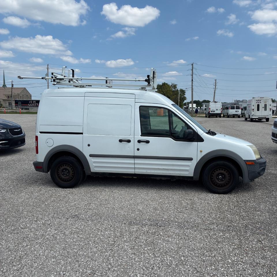 Ford Transit Connect 114.6" XL w/o side or rear door glass 2011