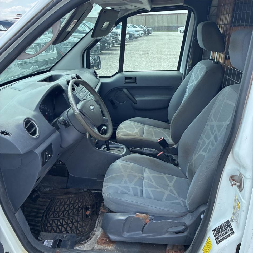 Ford Transit Connect 114.6" XL w/o side or rear door glass 2011