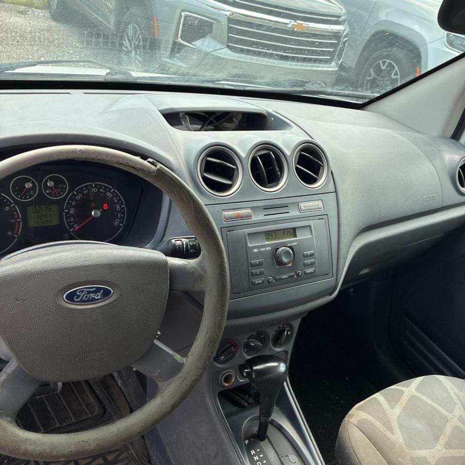 Ford Transit Connect 114.6" XL w/o side or rear door glass 2011