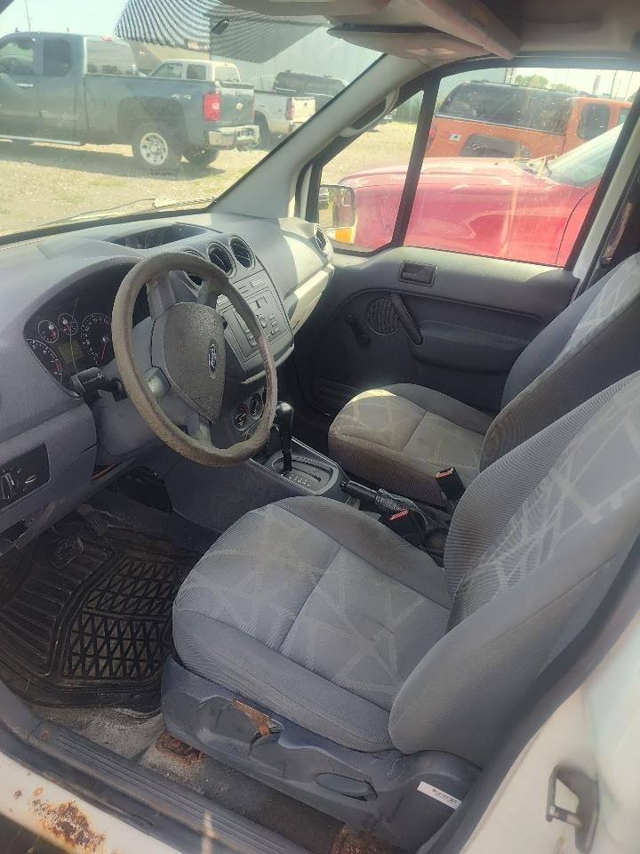 Ford Transit Connect 114.6" XL w/o side or rear door glass 2011