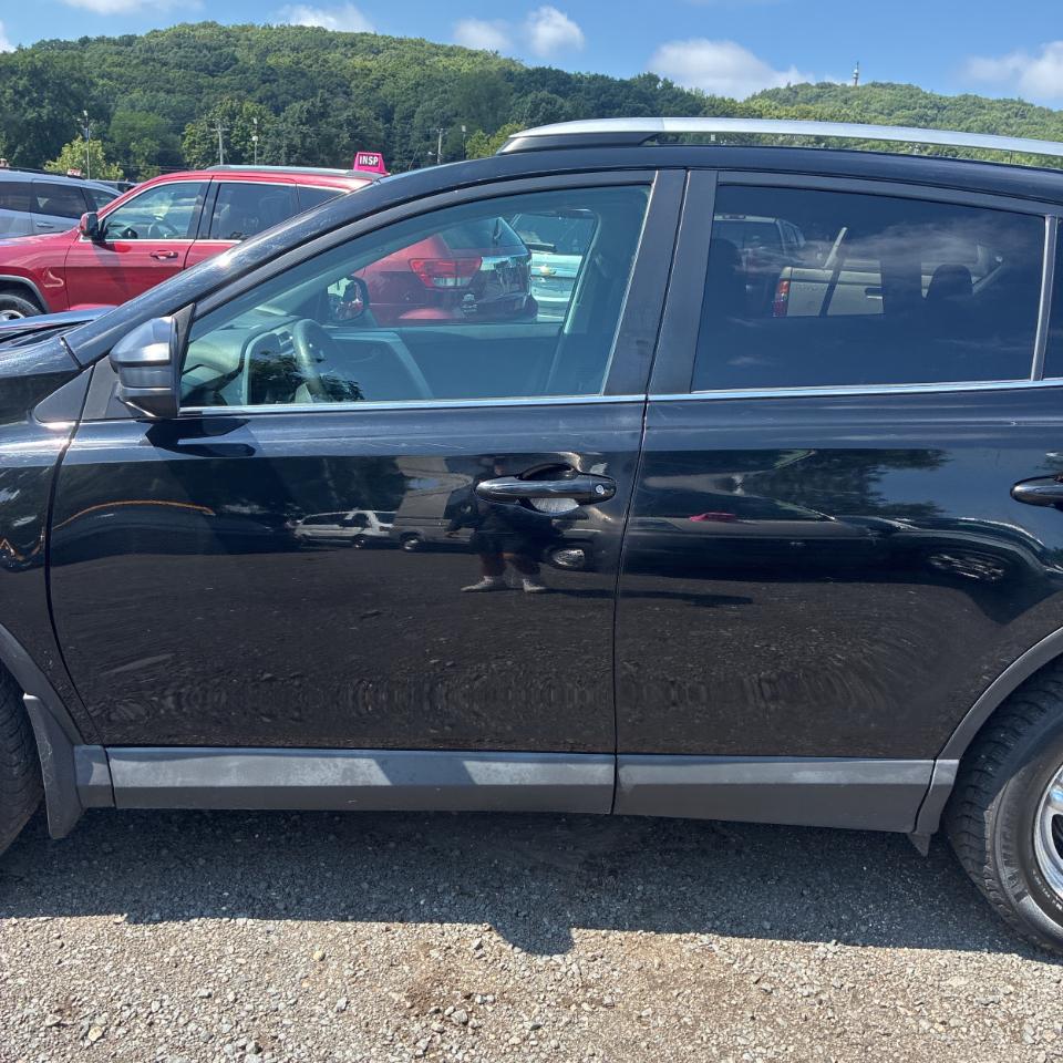 Toyota RAV4 AWD 4dr LE (Natl) 2016