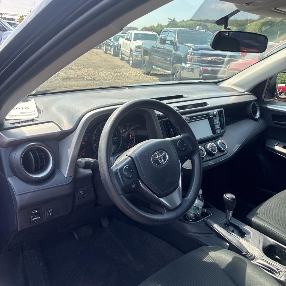 Toyota RAV4 AWD 4dr LE (Natl) 2016