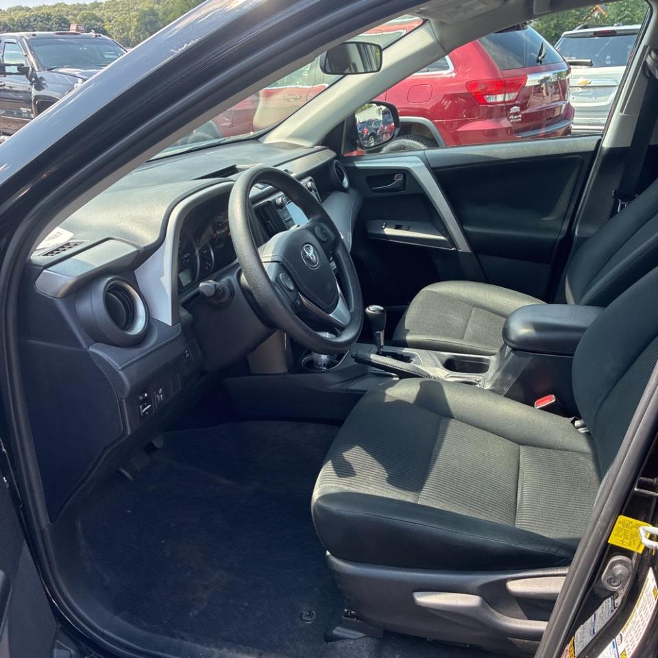 Toyota RAV4 AWD 4dr LE (Natl) 2016