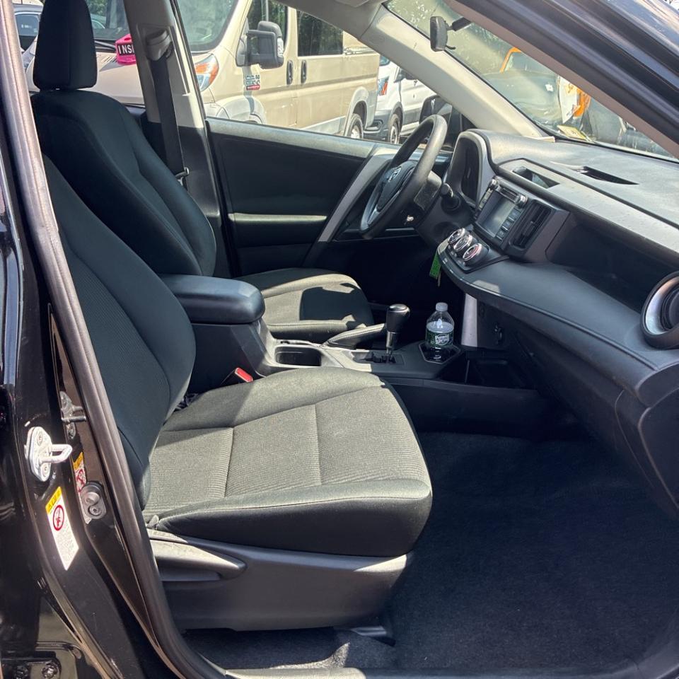 Toyota RAV4 AWD 4dr LE (Natl) 2016