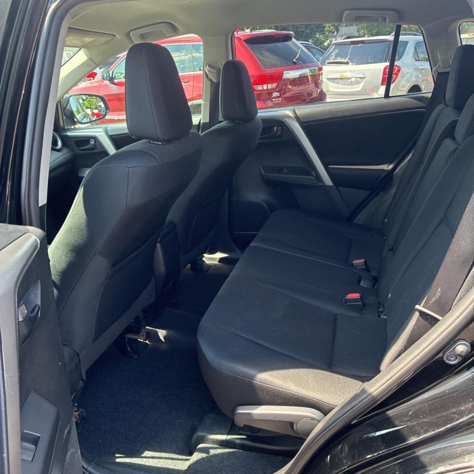 Toyota RAV4 AWD 4dr LE (Natl) 2016