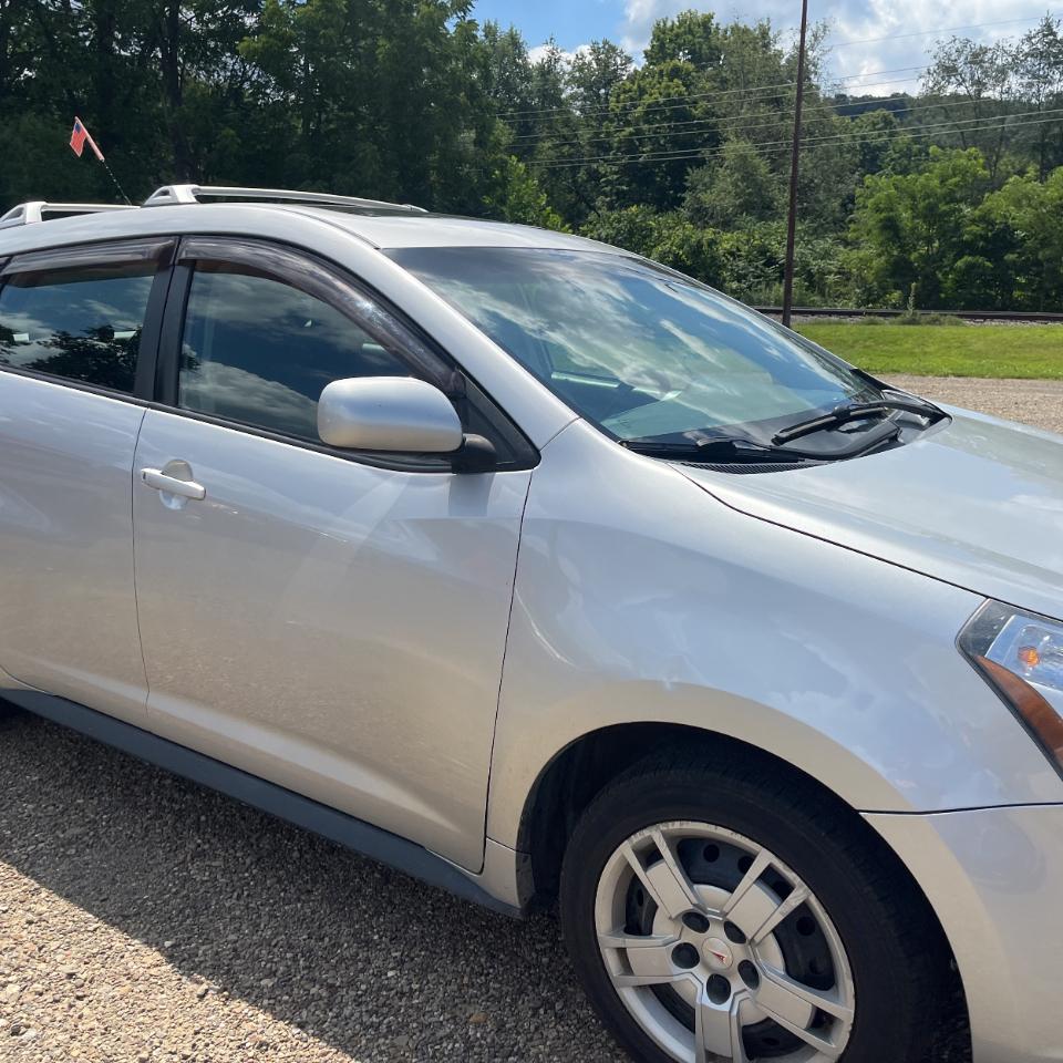 Pontiac Vibe 4dr HB AWD 2010