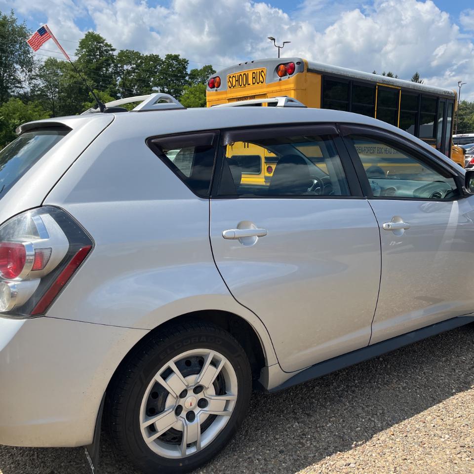 Pontiac Vibe 4dr HB AWD 2010