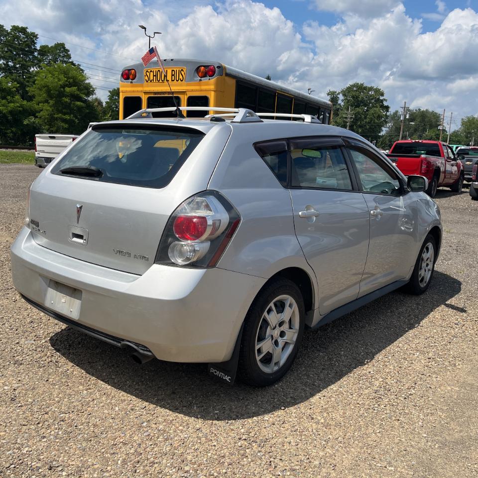 Pontiac Vibe 4dr HB AWD 2010