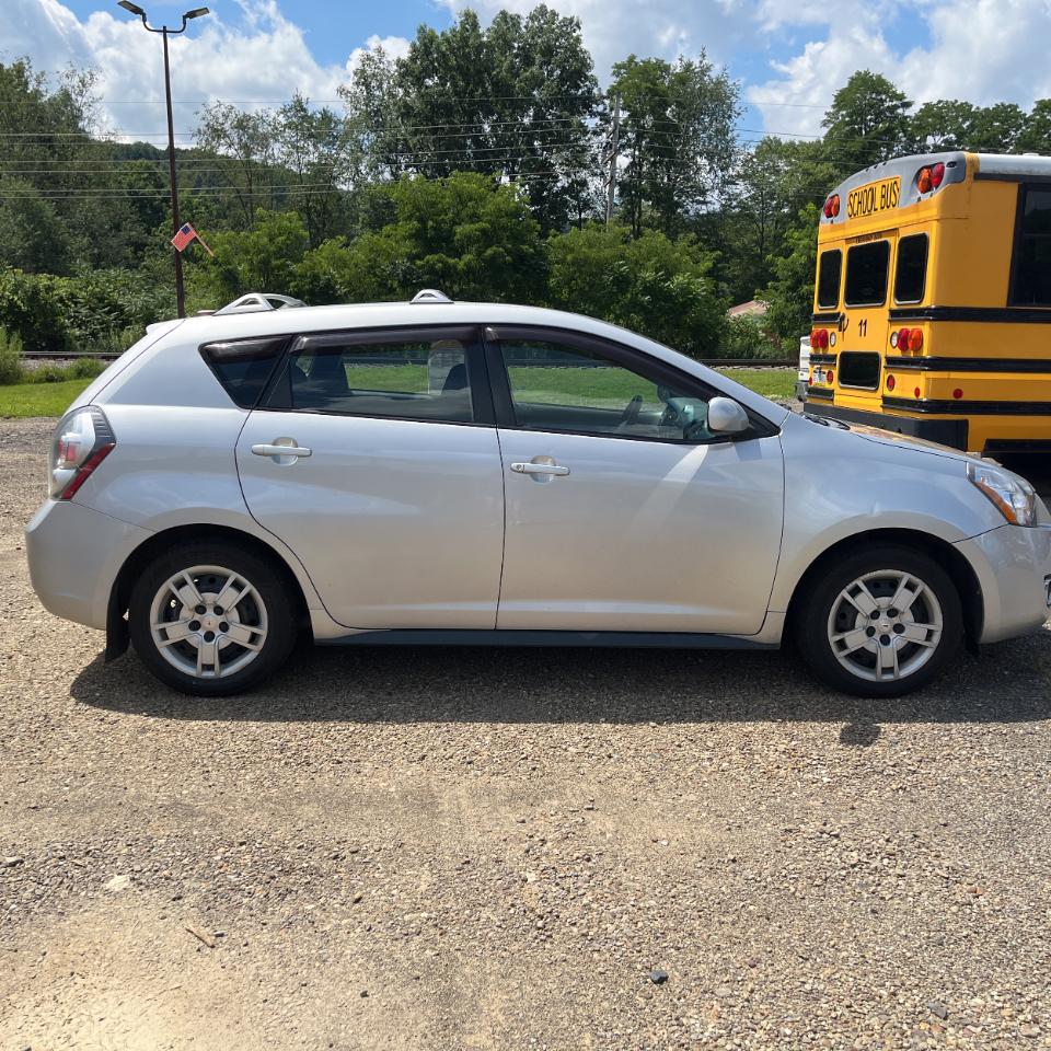 Pontiac Vibe 4dr HB AWD 2010