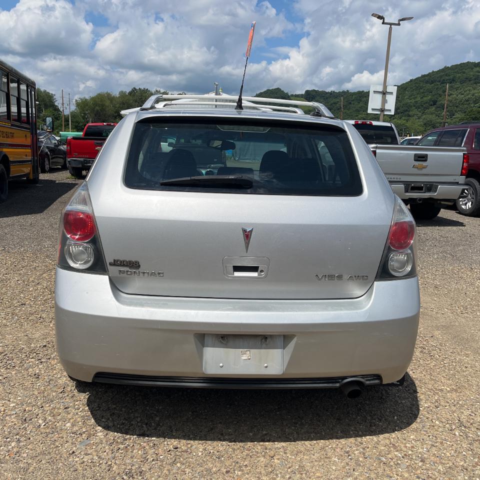 Pontiac Vibe 4dr HB AWD 2010