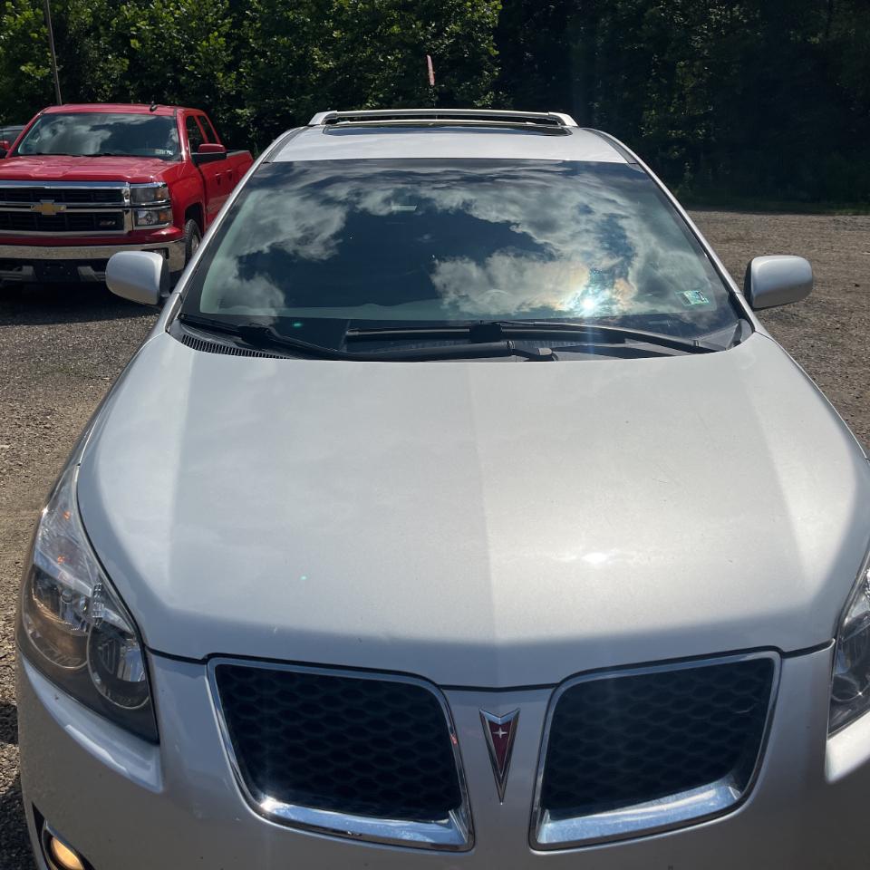 Pontiac Vibe 4dr HB AWD 2010