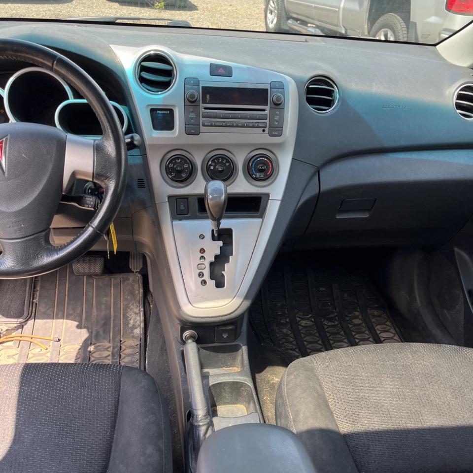 Pontiac Vibe 4dr HB AWD 2010