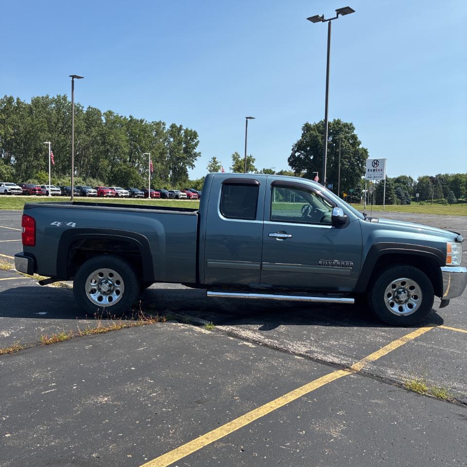 Chevrolet Silverado 1500 4WD Ext Cab 143.5" LS 2012