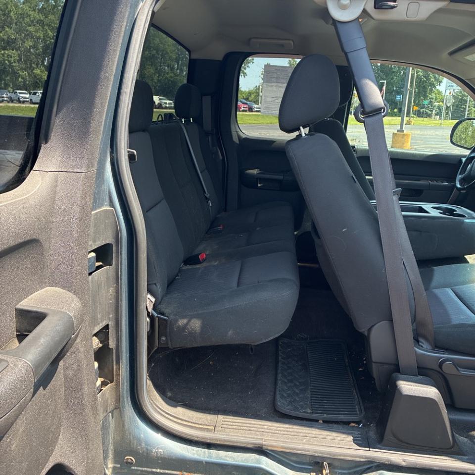 Chevrolet Silverado 1500 4WD Ext Cab 143.5" LS 2012