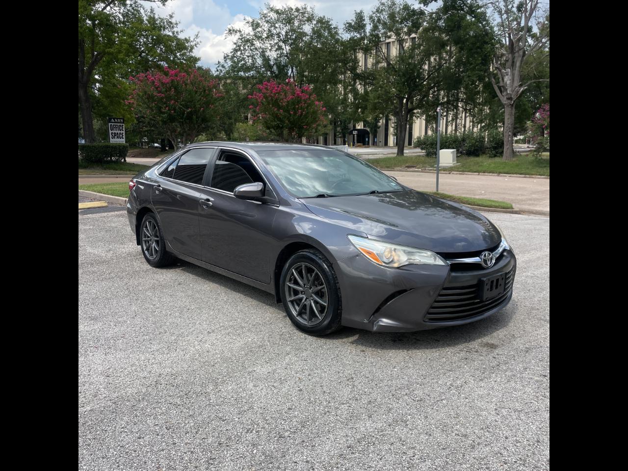 Toyota Camry 4dr Sdn I4 Auto XLE (Natl) 2015