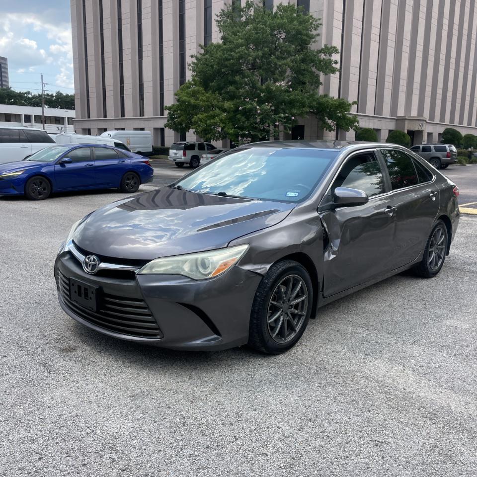 Toyota Camry 4dr Sdn I4 Auto XLE (Natl) 2015
