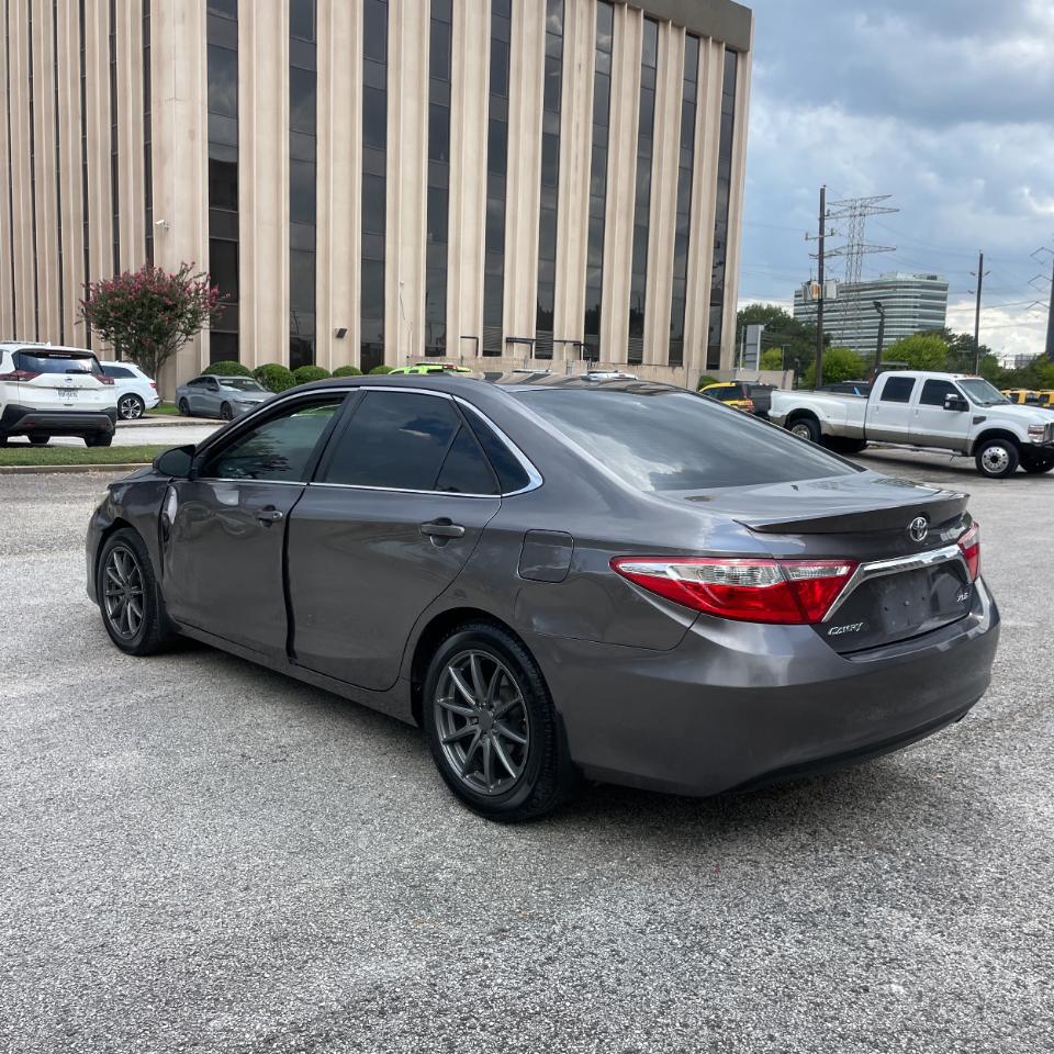 Toyota Camry 4dr Sdn I4 Auto XLE (Natl) 2015