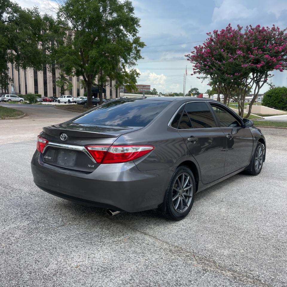 Toyota Camry 4dr Sdn I4 Auto XLE (Natl) 2015