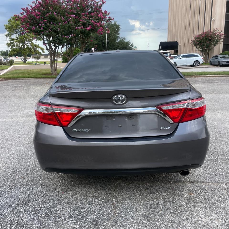 Toyota Camry 4dr Sdn I4 Auto XLE (Natl) 2015