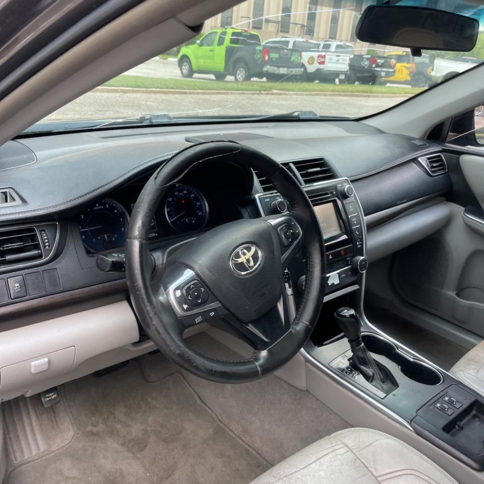 Toyota Camry 4dr Sdn I4 Auto XLE (Natl) 2015