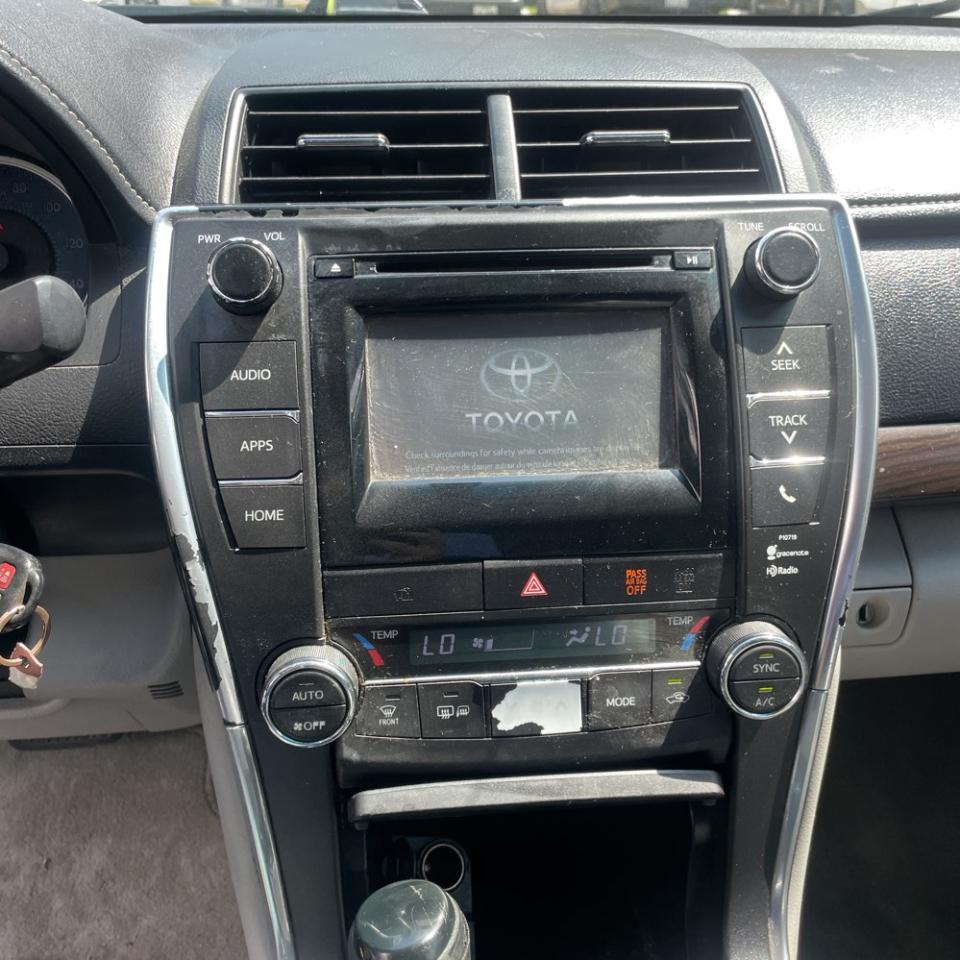 Toyota Camry 4dr Sdn I4 Auto XLE (Natl) 2015