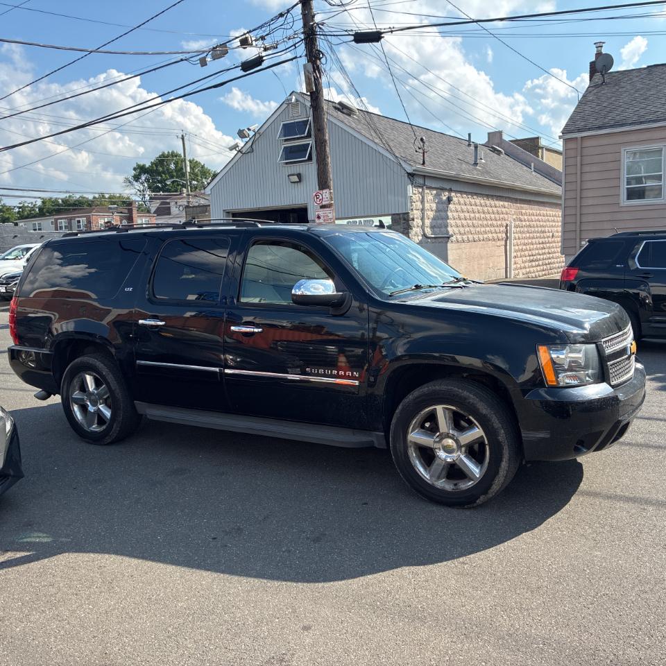Chevrolet Suburban 4WD 4dr 1500 LTZ 2013