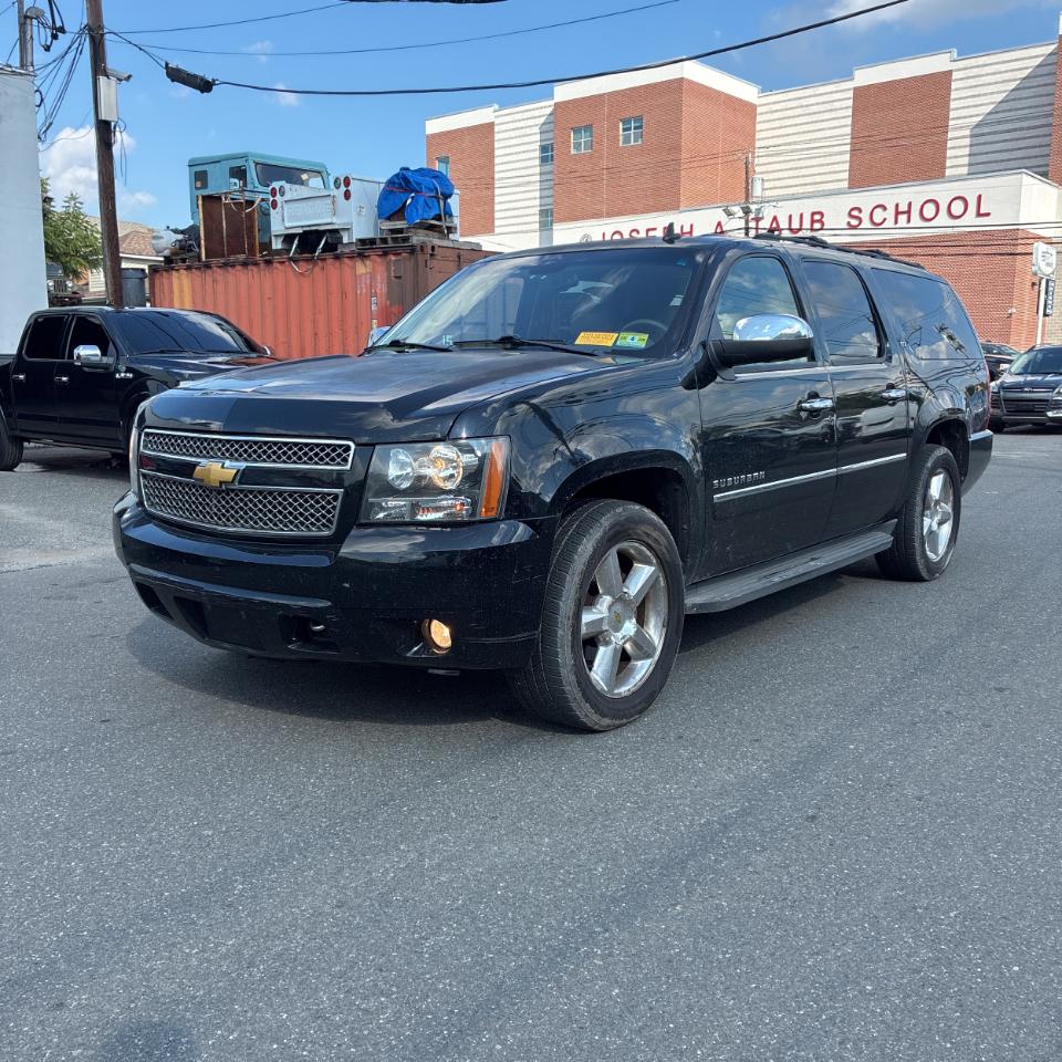 Chevrolet Suburban 4WD 4dr 1500 LTZ 2013