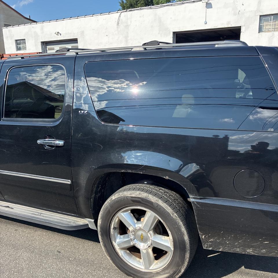 Chevrolet Suburban 4WD 4dr 1500 LTZ 2013