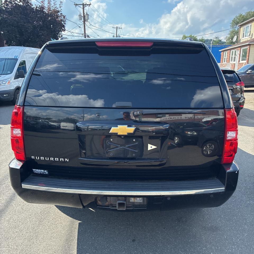 Chevrolet Suburban 4WD 4dr 1500 LTZ 2013
