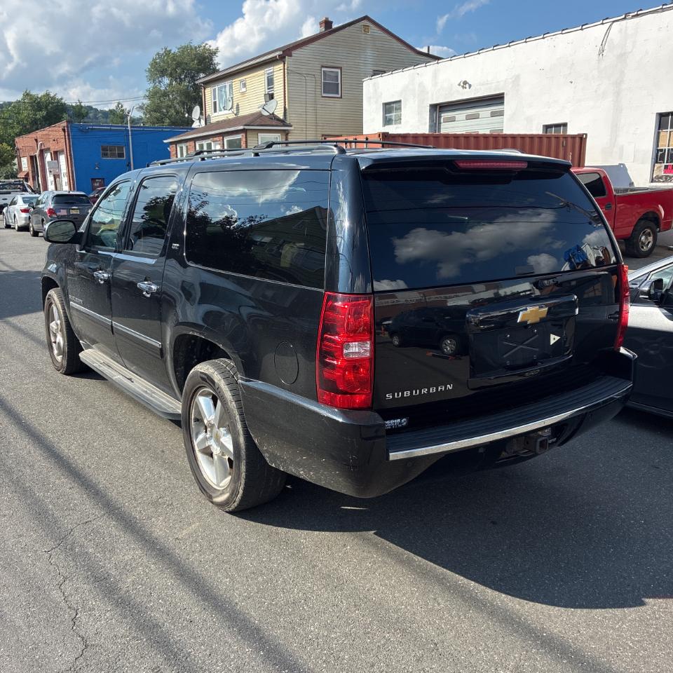Chevrolet Suburban 4WD 4dr 1500 LTZ 2013