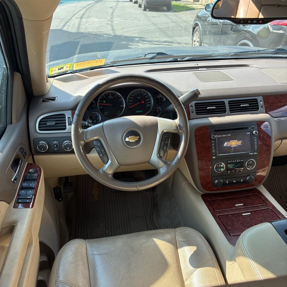 Chevrolet Suburban 4WD 4dr 1500 LTZ 2013