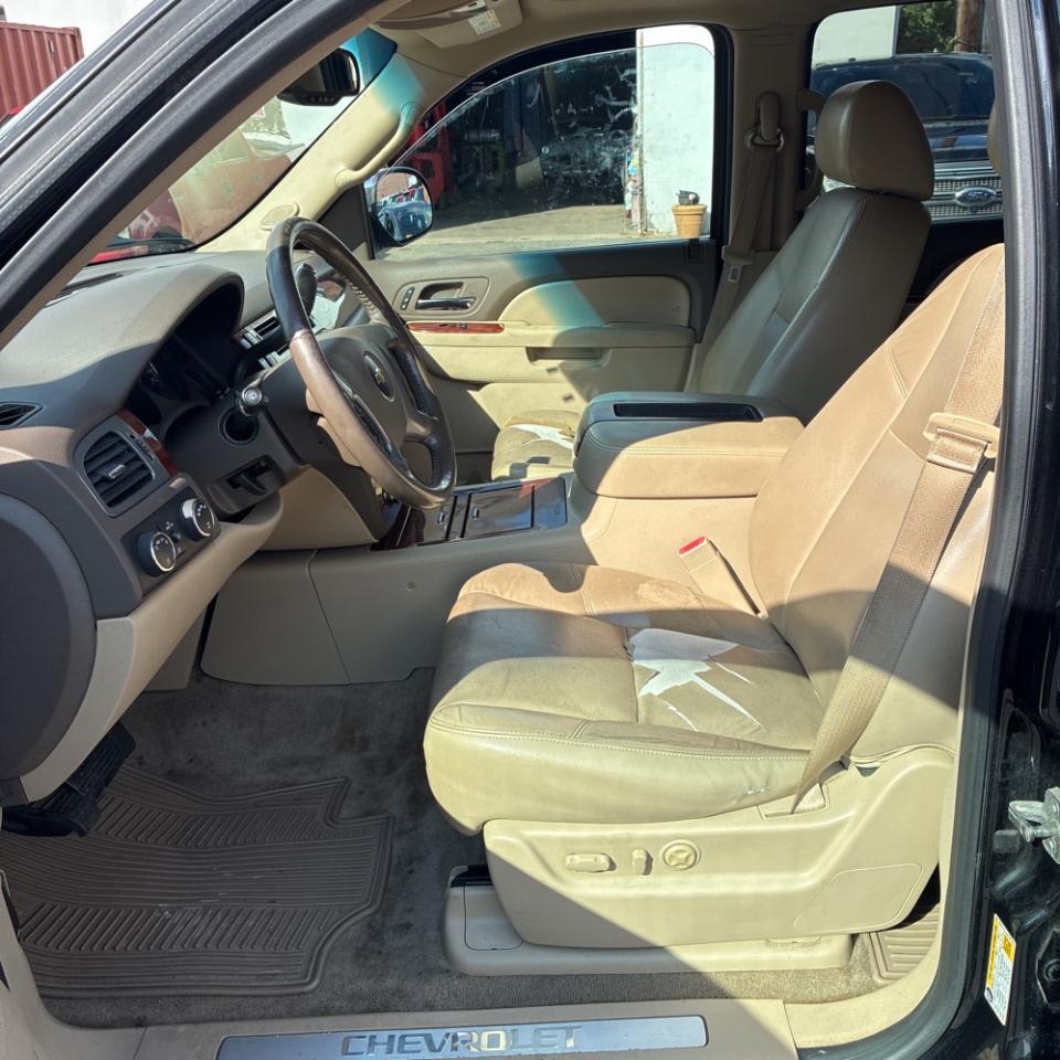 Chevrolet Suburban 4WD 4dr 1500 LTZ 2013