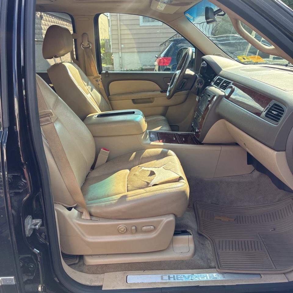 Chevrolet Suburban 4WD 4dr 1500 LTZ 2013