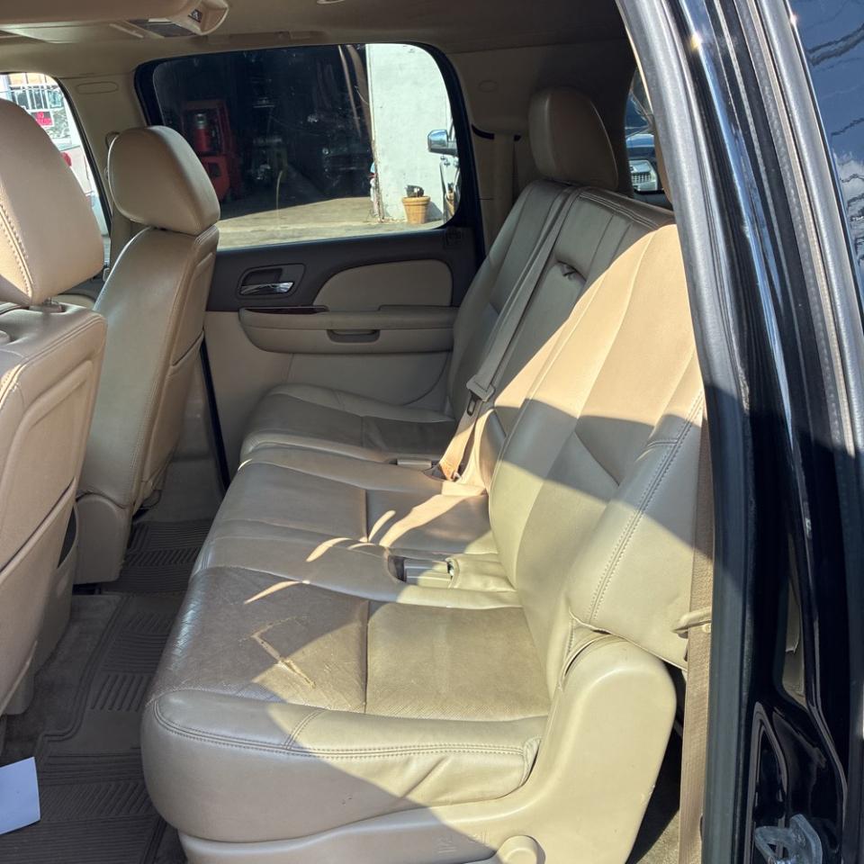 Chevrolet Suburban 4WD 4dr 1500 LTZ 2013