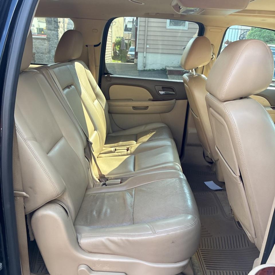 Chevrolet Suburban 4WD 4dr 1500 LTZ 2013