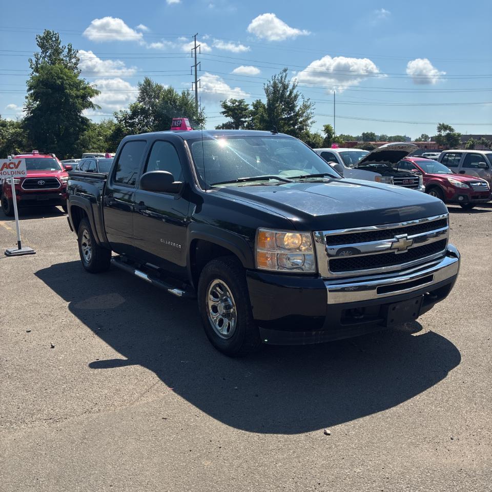 Chevrolet Silverado 1500 4WD Crew Cab 143.5" LS 2011