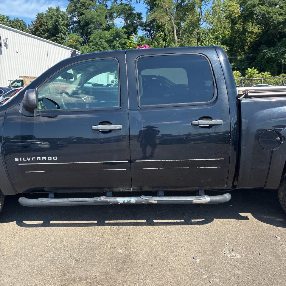 Chevrolet Silverado 1500 4WD Crew Cab 143.5" LS 2011