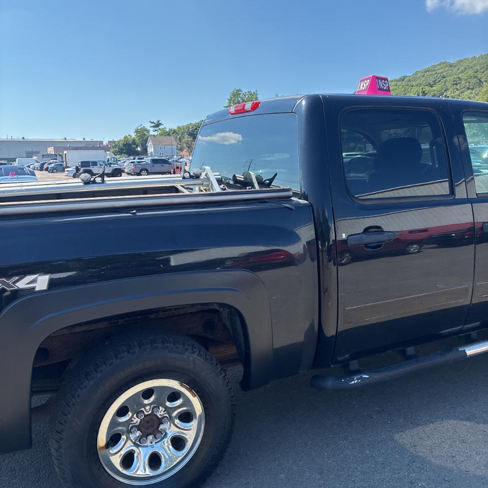Chevrolet Silverado 1500 4WD Crew Cab 143.5" LS 2011