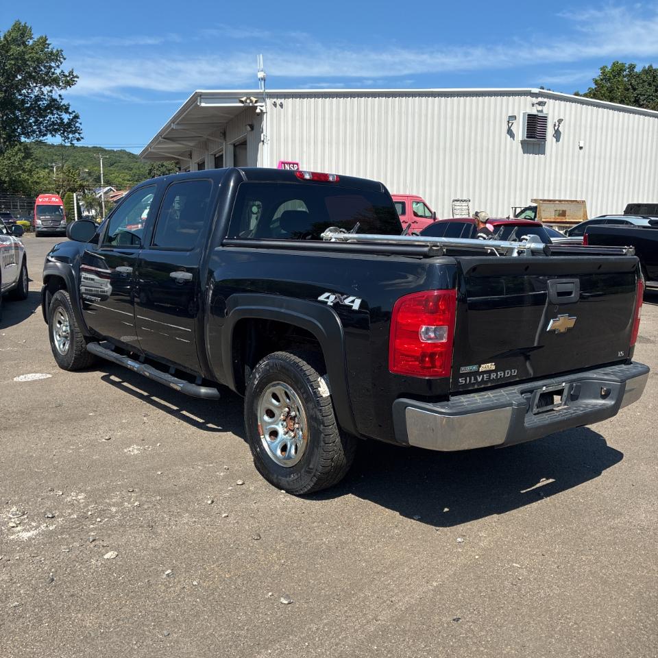 Chevrolet Silverado 1500 4WD Crew Cab 143.5" LS 2011