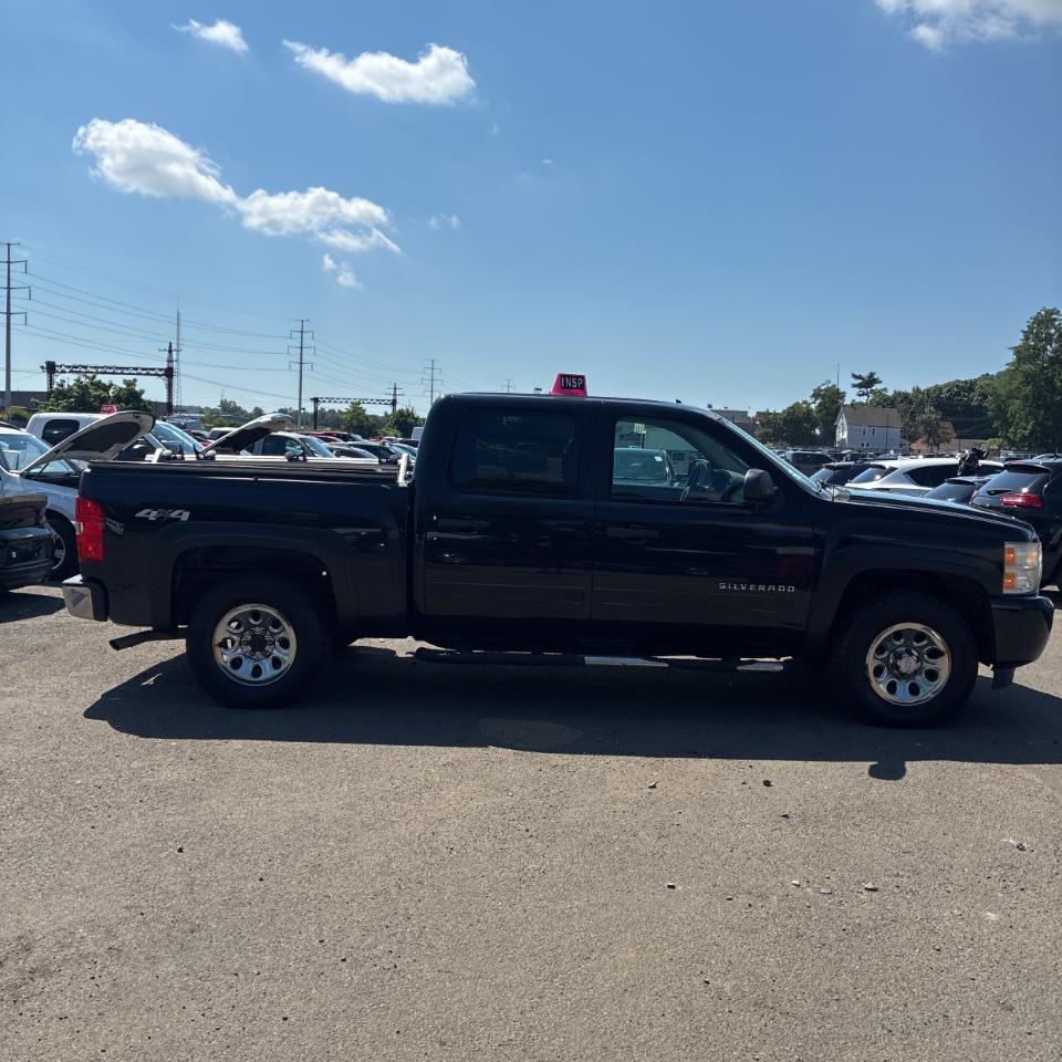 Chevrolet Silverado 1500 4WD Crew Cab 143.5" LS 2011
